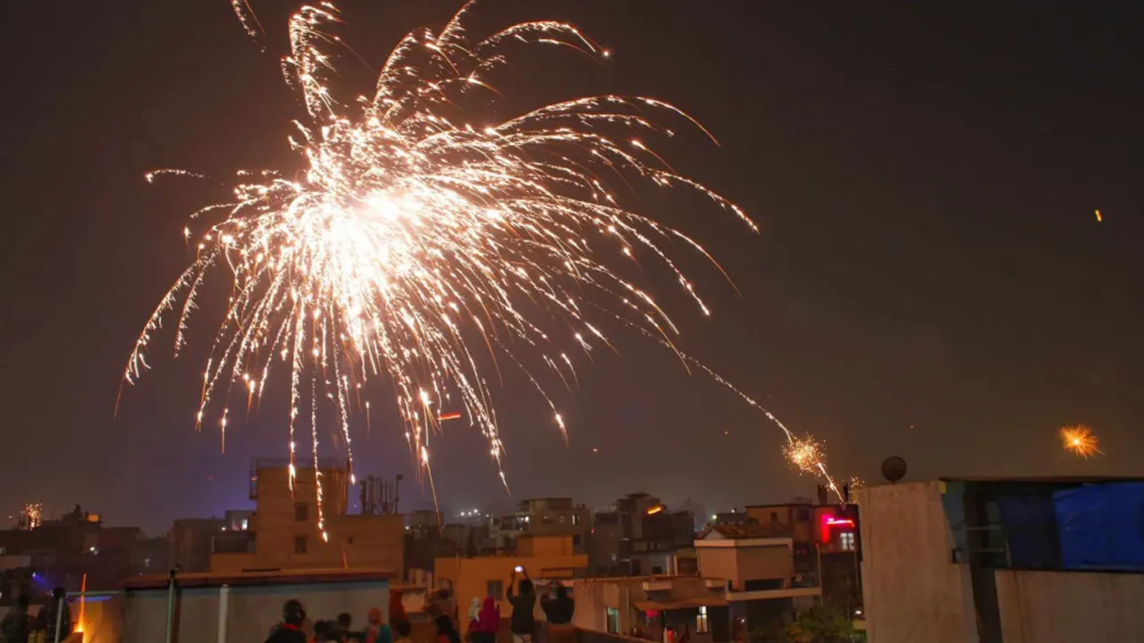 থার্টি ফার্স্টে আতশবাজি-পটকা ফুটালেই জেল-জরিমানা